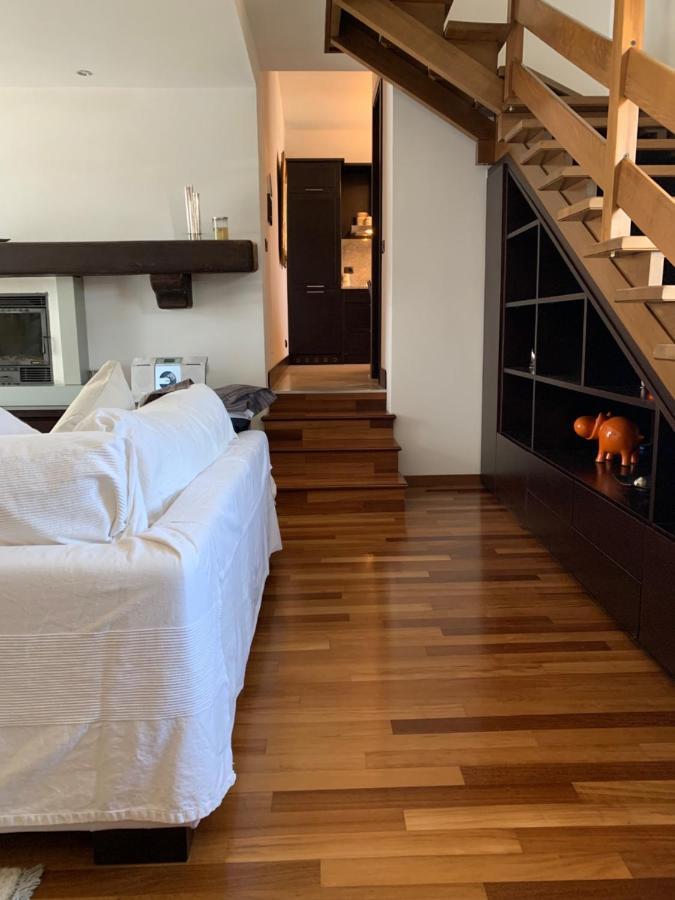 Near Como, Charming Apartment With Fireplace Grandate Exterior photo